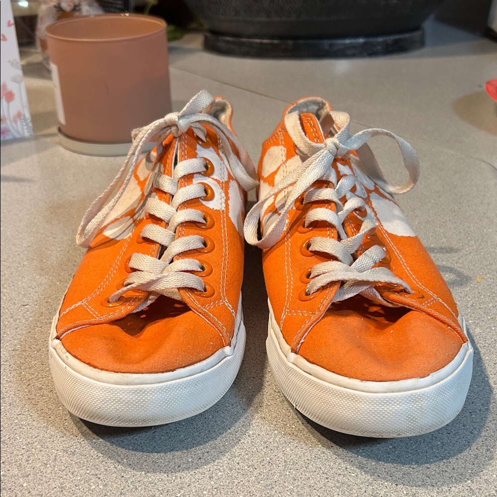 Row One - sz 9 Men’s - Orange Clemson Tiger Sneakers.  GO Tigers!